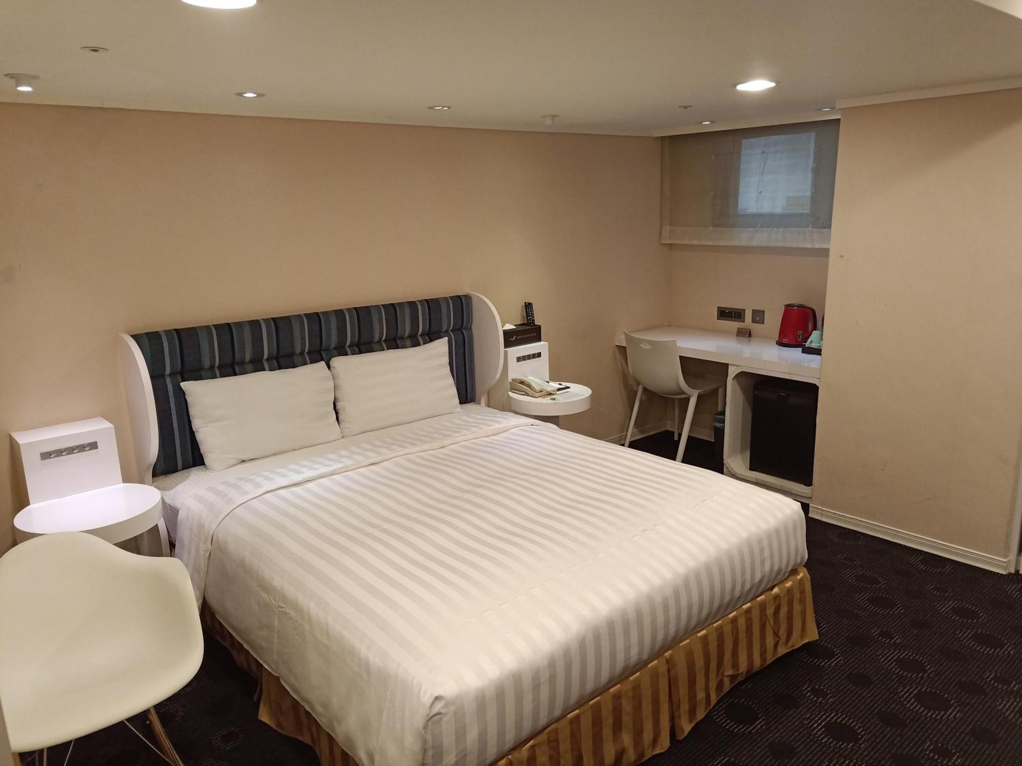 Ximen Airline Hotel Taipei Esterno foto